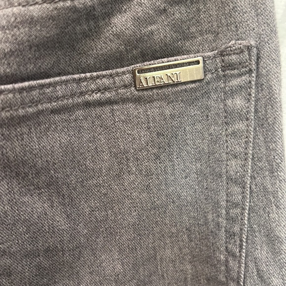 Jeans - Picture 4 of 5